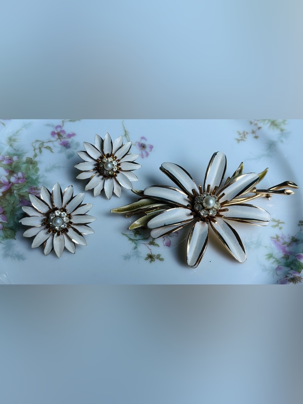 Vintage Francois White Enamel Daisy Brooch and Clip-on Earring Set